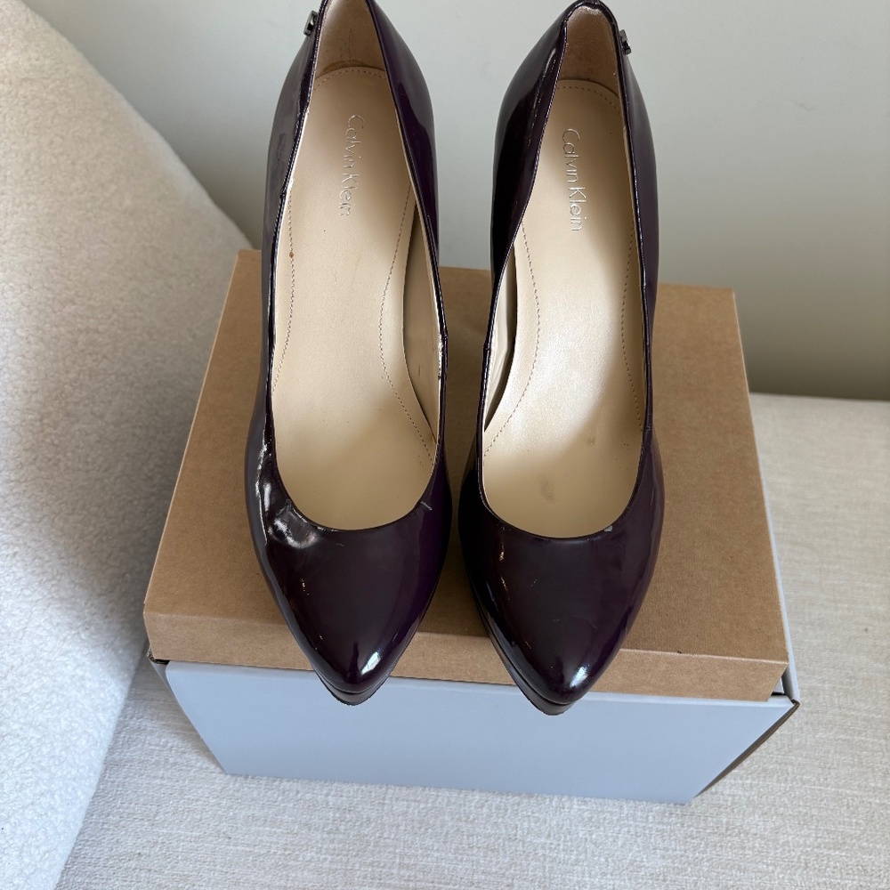Calvin Klein Plum Patent Leather Pumps – Size 7.5